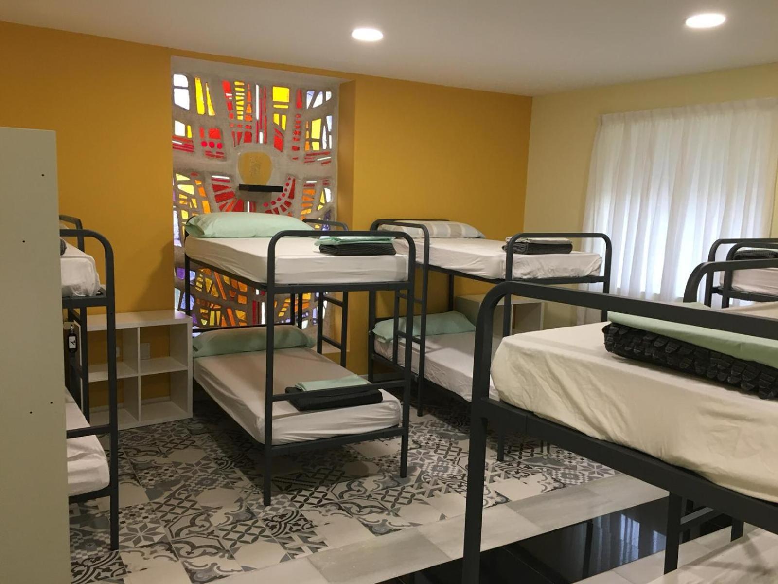 Albergue Internacional De Льянес Экстерьер фото